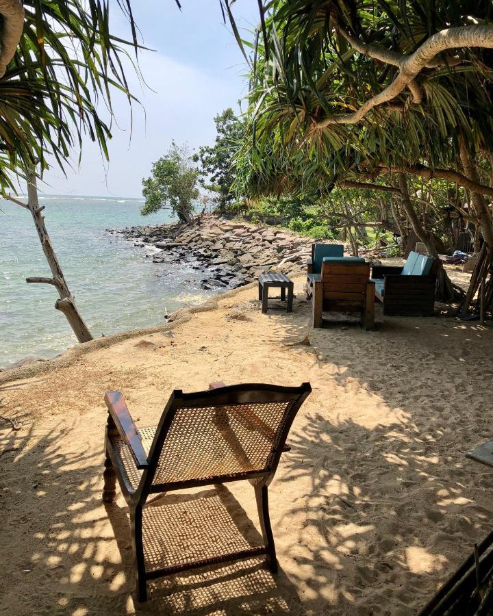 Ocean Beach House Matara Bagian luar foto