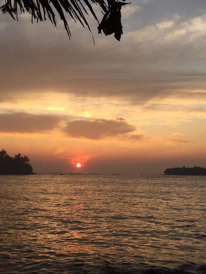 Ocean Beach House Matara Bagian luar foto
